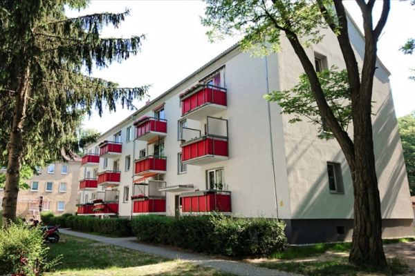 Mehrfamilienhaus mit 12 Balkonen